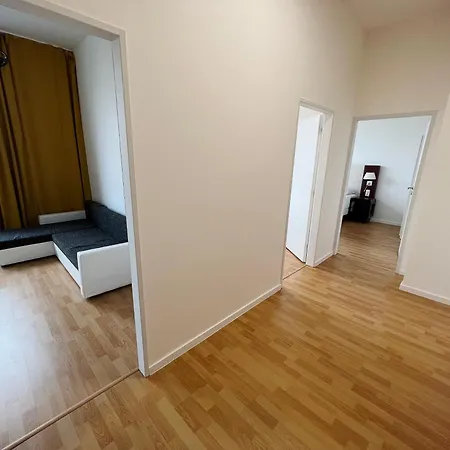 Holiday Home Prague פראג